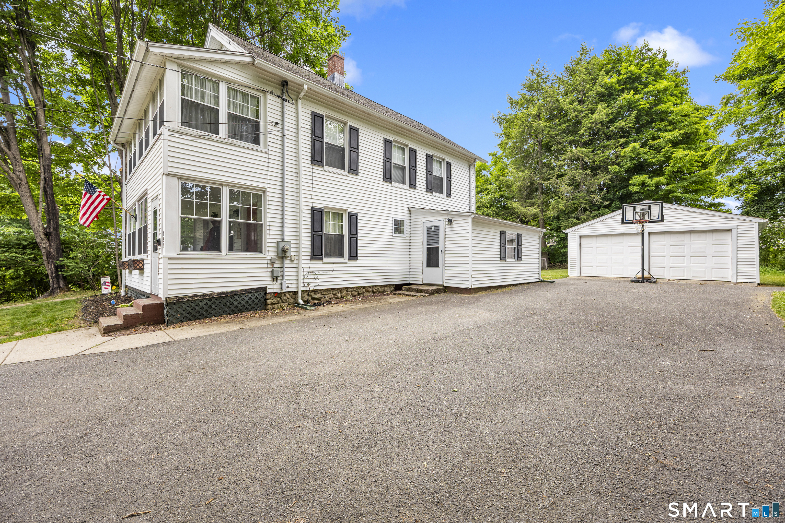 122 Chestnut Grove Road Watertown, CT 06795 - Photo 2 of 40