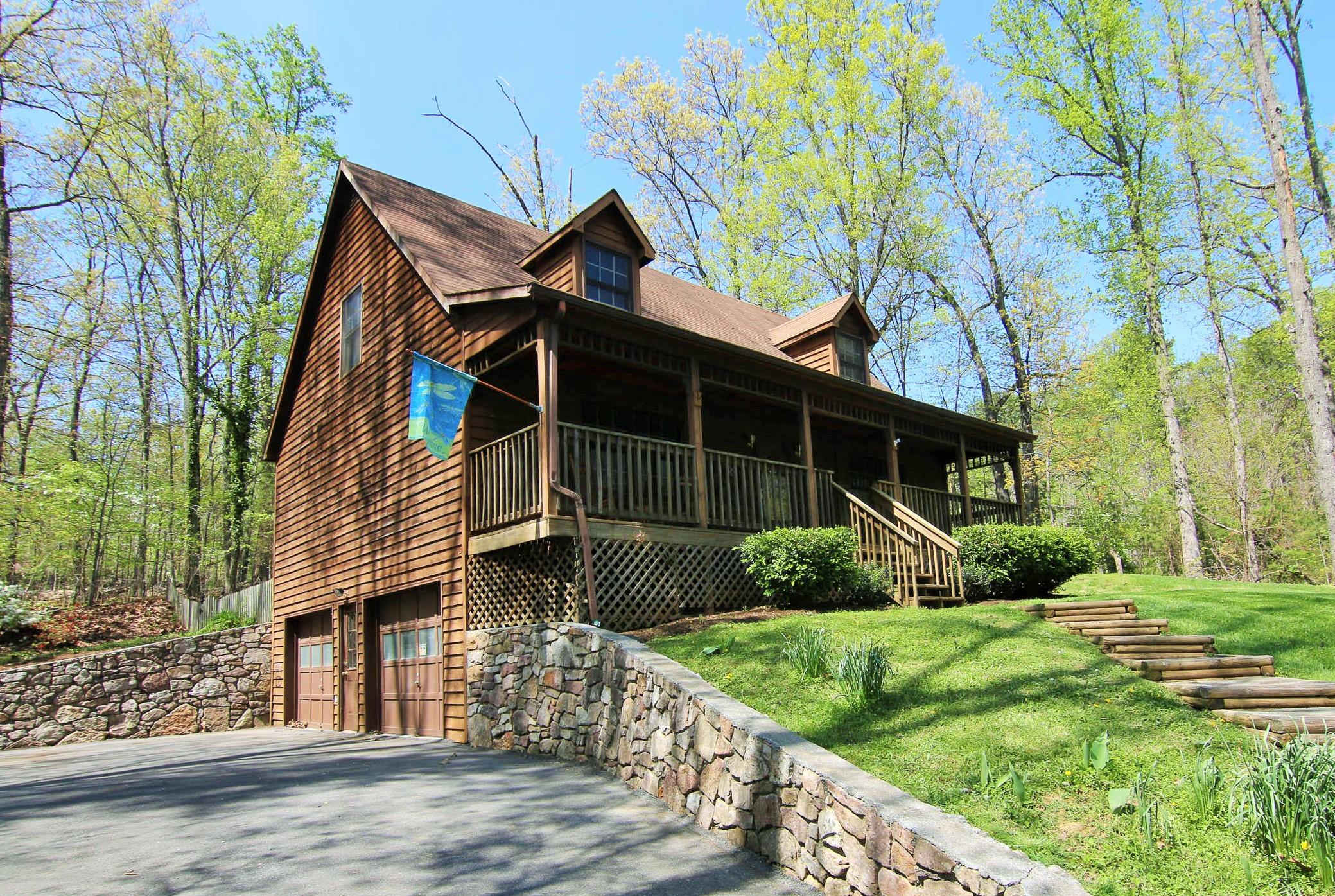571 Scalybark Drive Blue Ridge, VA 24064 - Photo 1 of 43 20150427235546201362000000-o (2)
