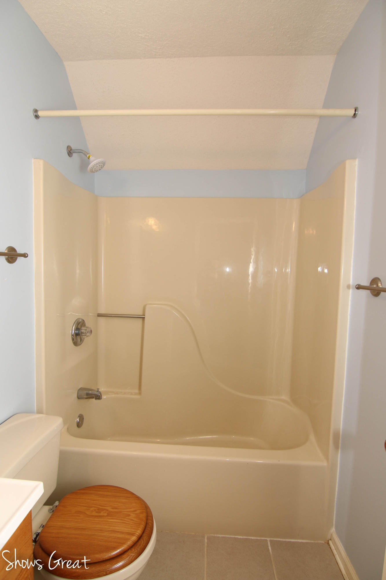 571 Scalybark Drive Blue Ridge, VA 24064 - Photo 20 of 43 Childrens Bathroom