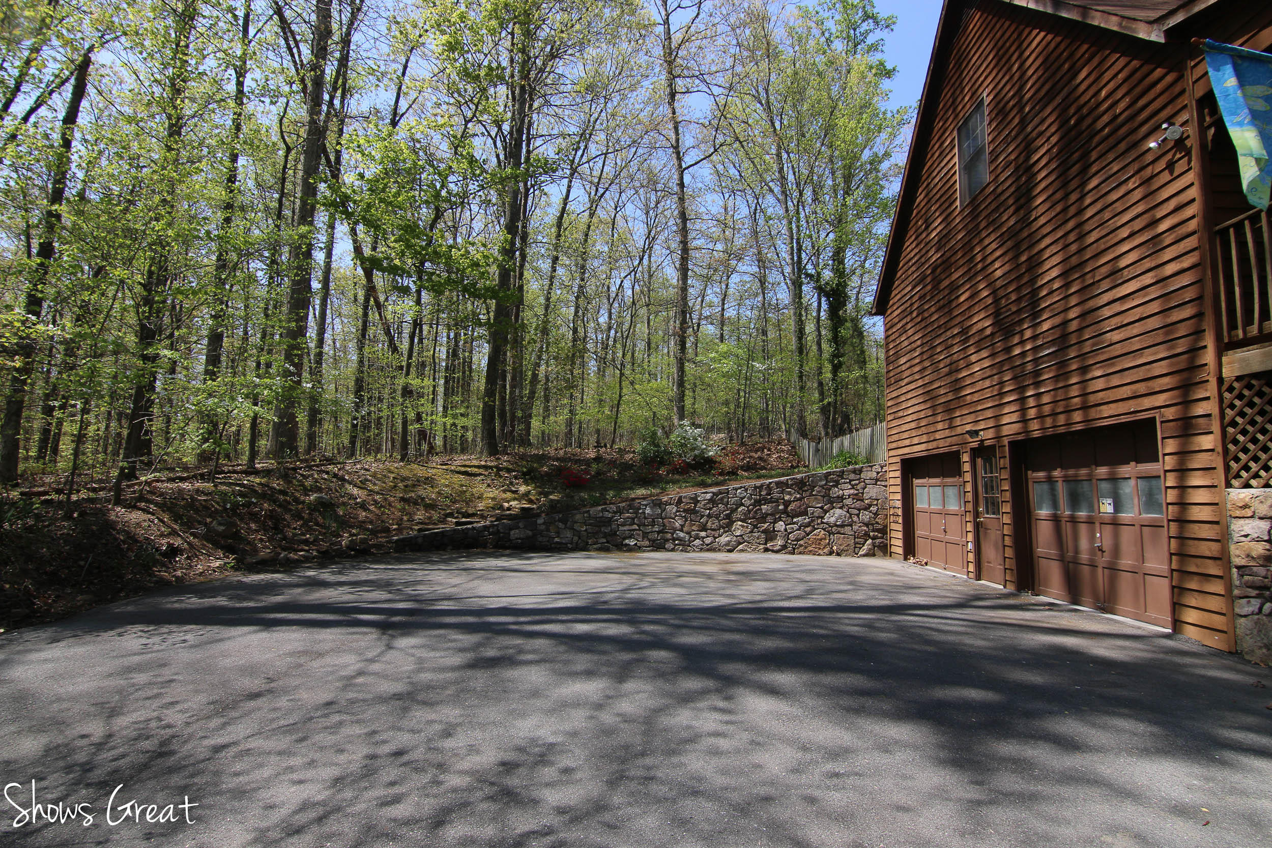 571 Scalybark Drive Blue Ridge, VA 24064 - Photo 33 of 43 Paved driveway!