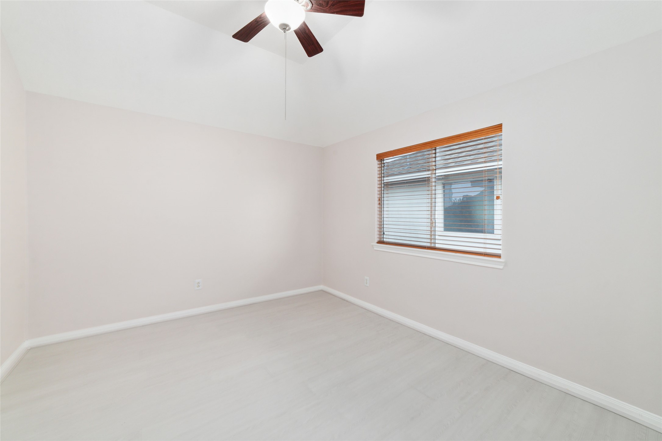 8330 Malin Court Houston, TX 77083 - Photo 17 of 21