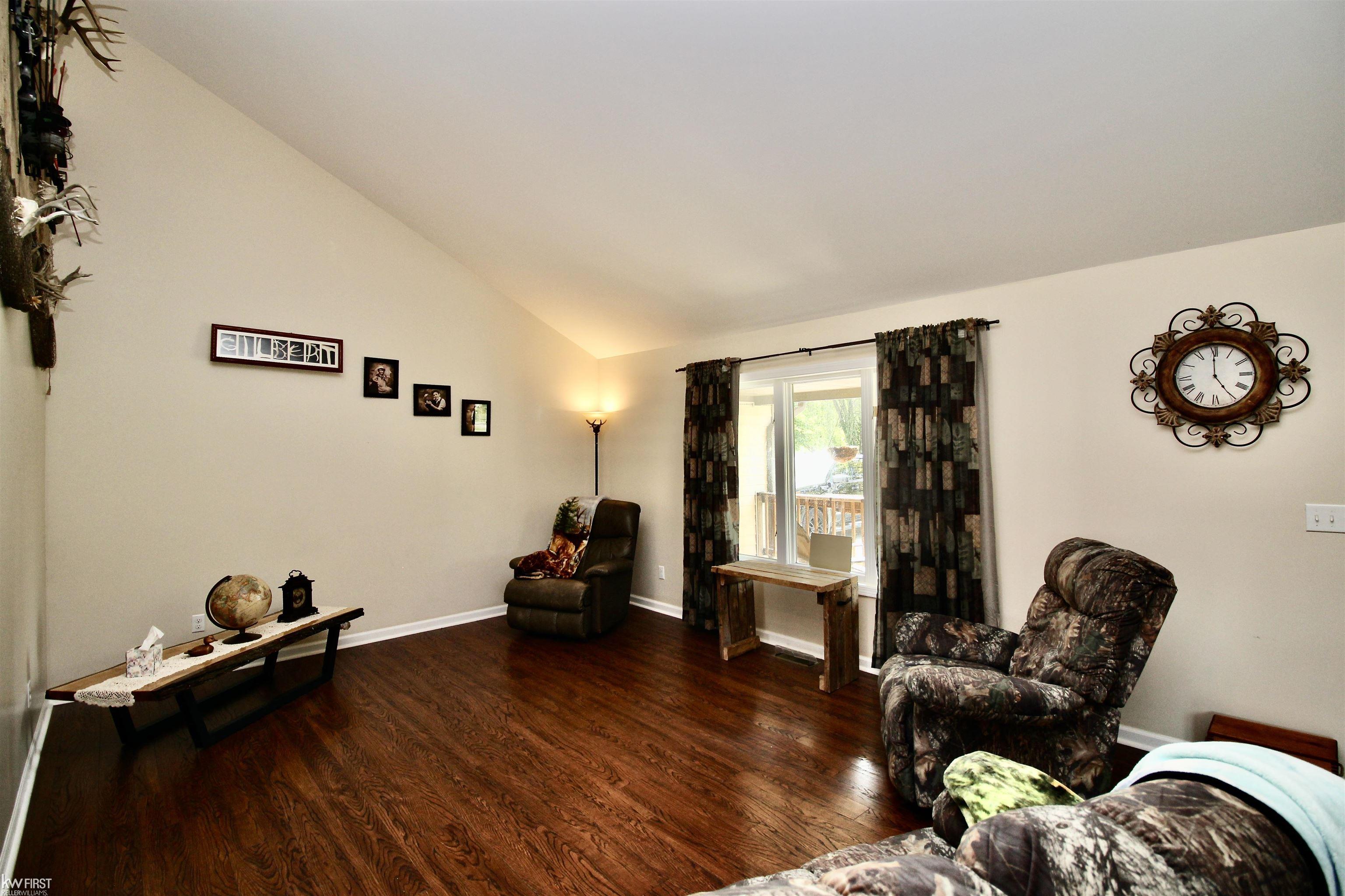 10508 West Frances Road Montrose, MI 48457 - Photo 6 of 36 50090139-5.JPG
