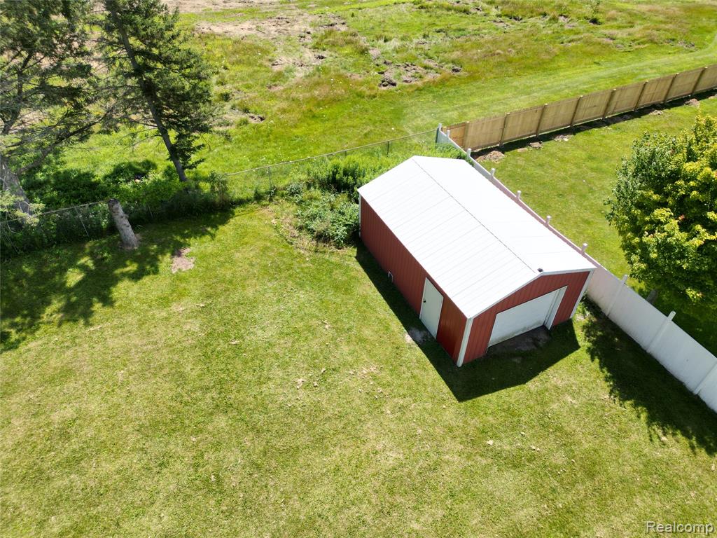 1804 East Curtis Road Birch Run, MI 48415 - Photo 4 of 33