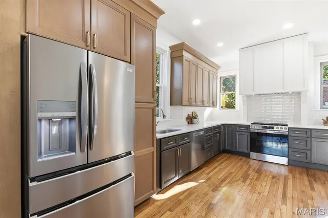 $589,000 | 3820 Shaw Boulevard, St. Louis, MO 63110