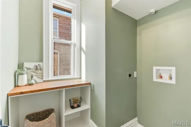 $589,000 | 3820 Shaw Boulevard, St. Louis, MO 63110