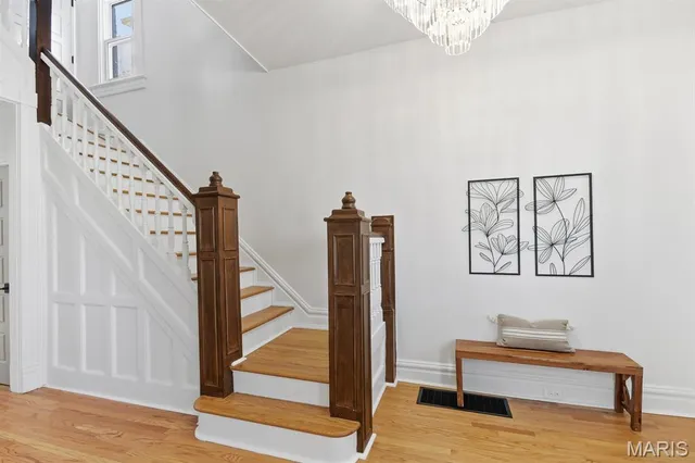 $589,000 | 3820 Shaw Boulevard, St. Louis, MO 63110