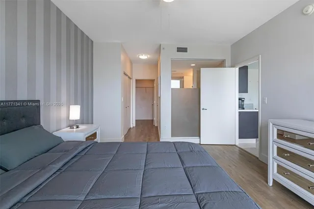 $599,000 | 90 Southwest 3rd Street, Unit 4103, Miami, FL 33130