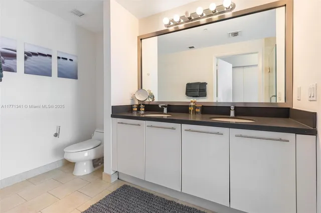 $599,000 | 90 Southwest 3rd Street, Unit 4103, Miami, FL 33130