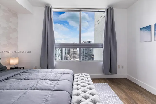 $599,000 | 90 Southwest 3rd Street, Unit 4103, Miami, FL 33130