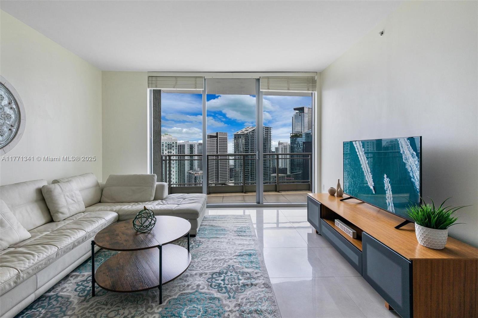 90 Southwest 3rd Street, Unit 4103 Miami, FL 33130 - Photo 4 of 31