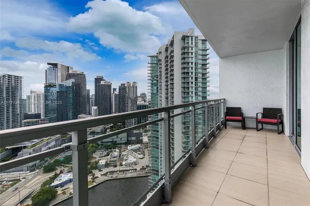 $599,000 | 90 Southwest 3rd Street, Unit 4103, Miami, FL 33130