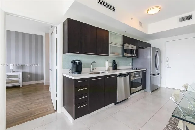 $599,000 | 90 Southwest 3rd Street, Unit 4103, Miami, FL 33130