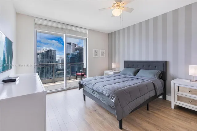 $599,000 | 90 Southwest 3rd Street, Unit 4103, Miami, FL 33130