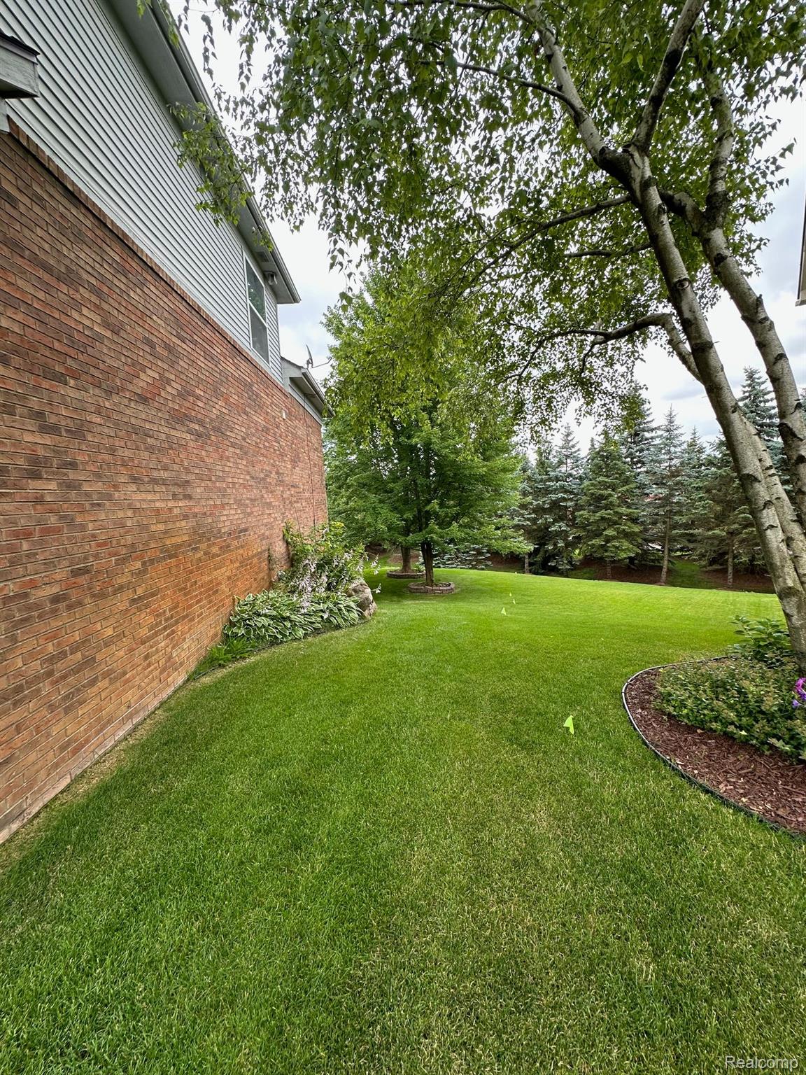 3125 Silverbrook Drive Rochester, MI 48306 - Photo 36 of 38 Gallery Image 36