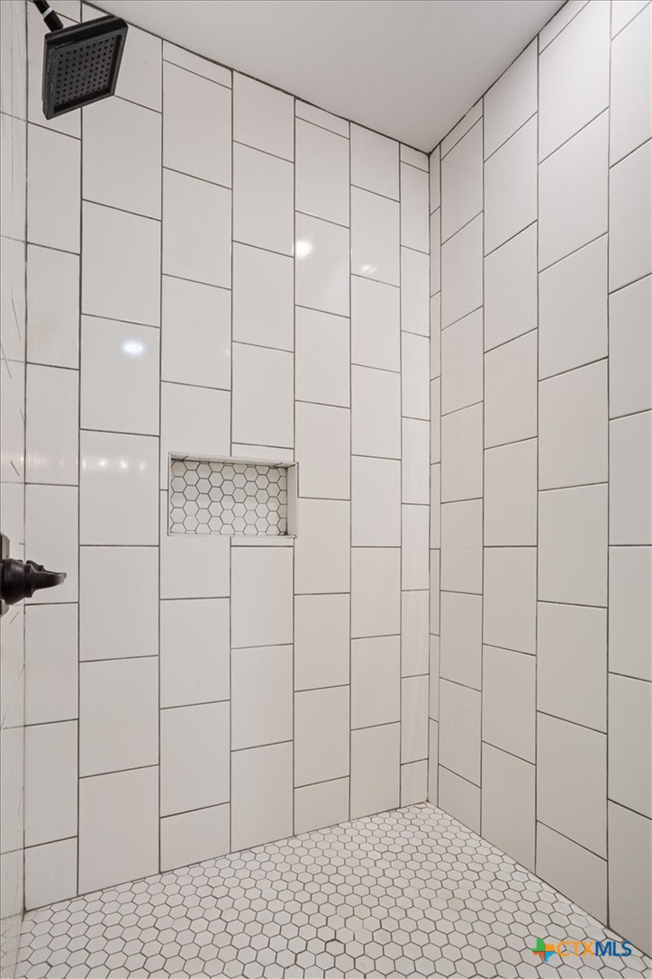 1490 Dos Hermanas Road Salado, TX 76571 - Photo 21 of 43 a bathroom with a shower