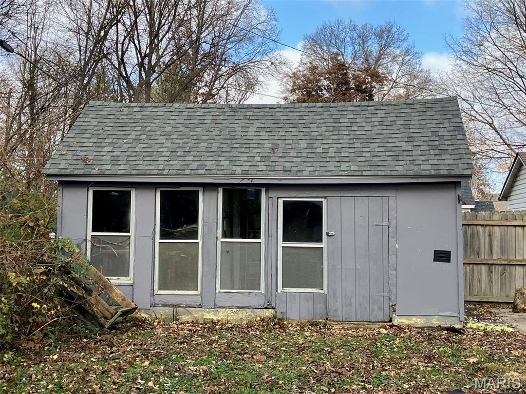 319 South Madison Street Trenton, IL 62293 - Photo 11 of 12