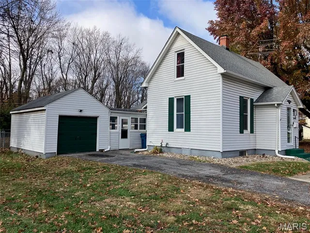 $175,000 | 319 South Madison Street, Trenton, IL 62293