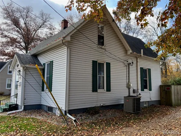 $169,900 | 319 South Madison Street, Trenton, IL 62293