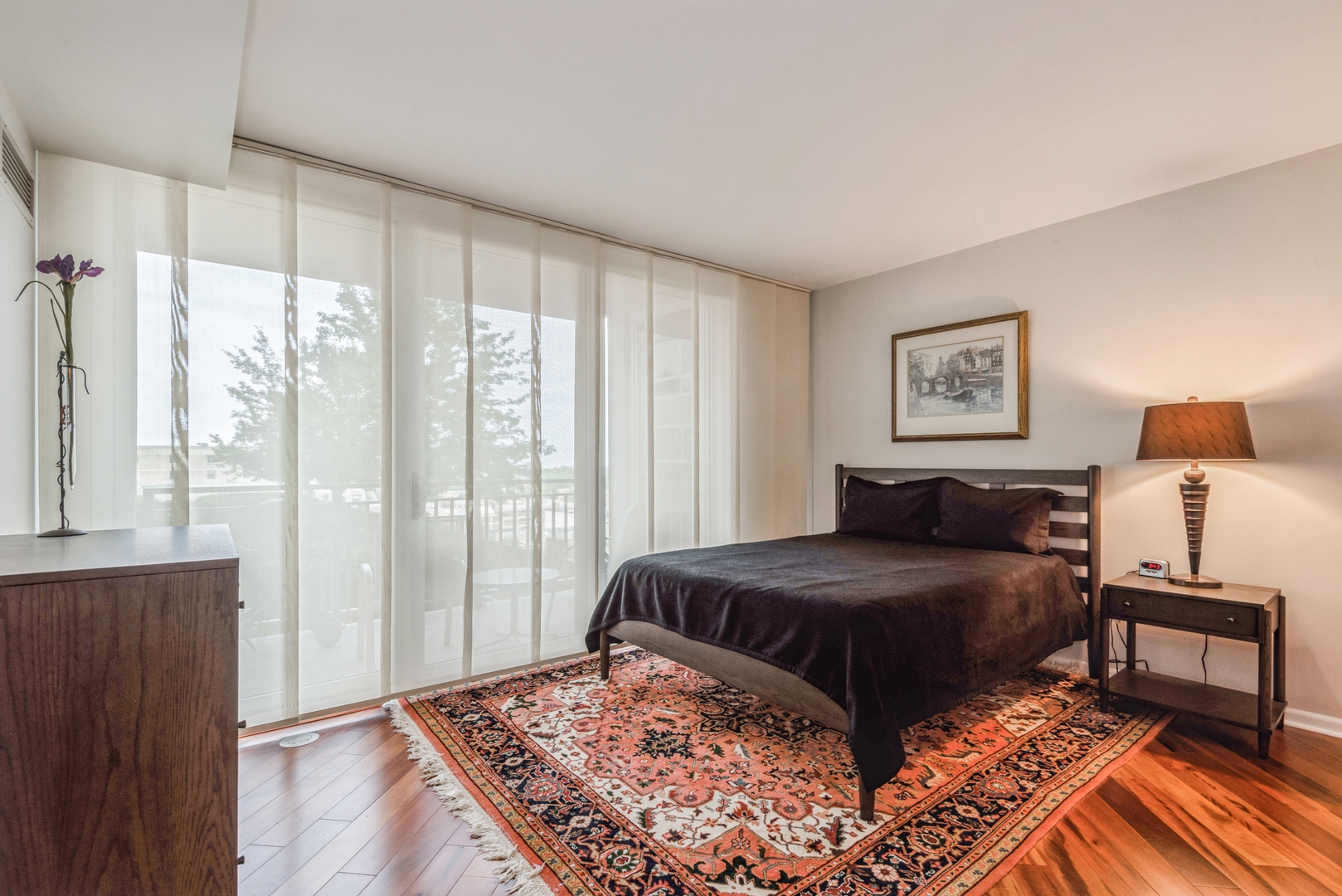 807 Davis Street, Unit 808 Evanston, IL 60201 - Photo 11 of 16