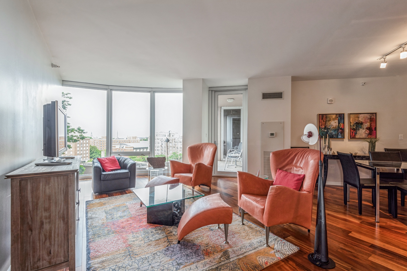 807 Davis Street, Unit 808 Evanston, IL 60201 - Photo 4 of 16