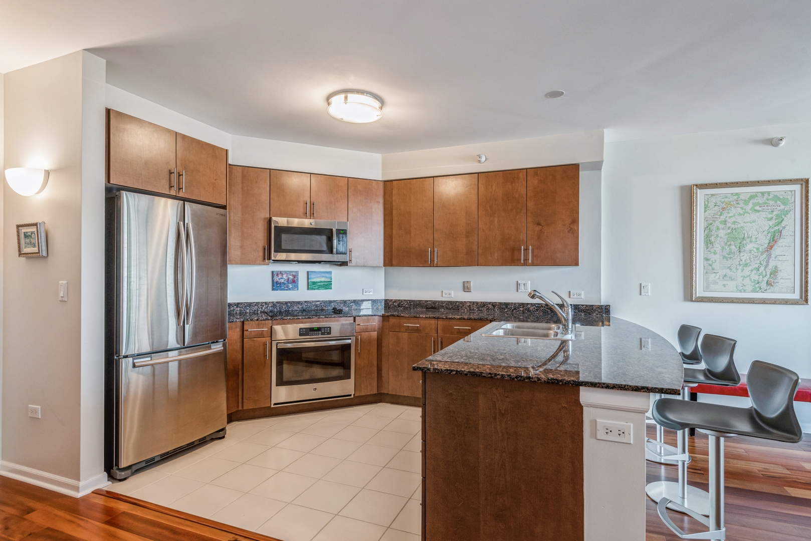 807 Davis Street, Unit 808 Evanston, IL 60201 - Photo 6 of 16