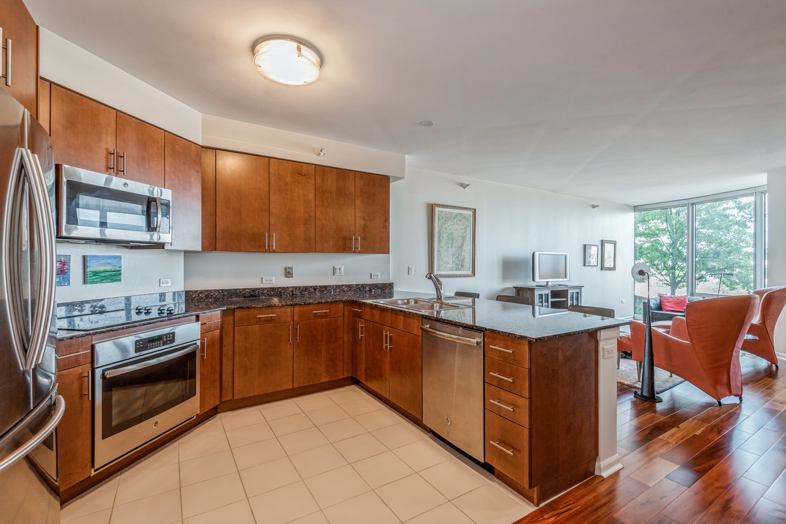 807 Davis Street, Unit 808 Evanston, IL 60201 - Photo 9 of 16