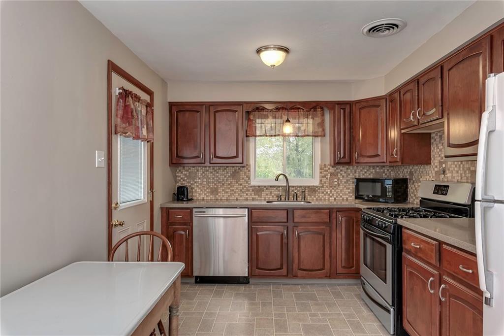 3111 Ridge Avenue Aliquippa, PA 15001 - Photo 8 of 25 Gallery Image 8