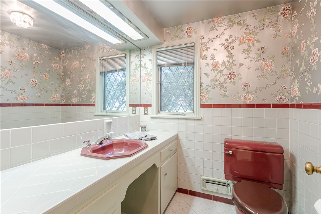 200 Monteroy Road Brighton, NY 14618 - Photo 20 of 41 1st floor powder room