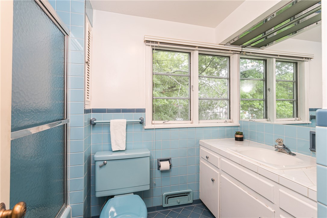 200 Monteroy Road Brighton, NY 14618 - Photo 28 of 41 Hall (full) bathroom #1