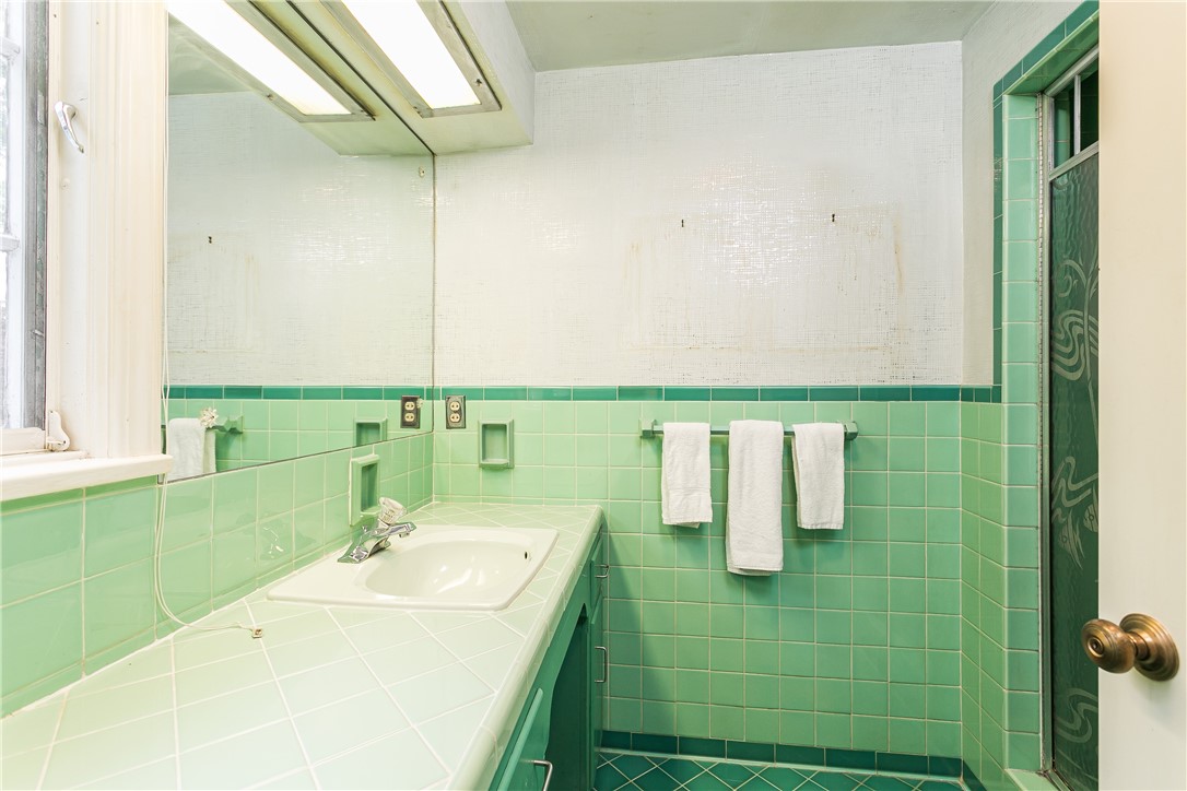 200 Monteroy Road Brighton, NY 14618 - Photo 33 of 41 Owners ensuite bathroom