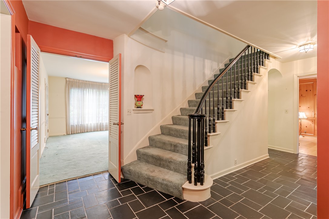 200 Monteroy Road Brighton, NY 14618 - Photo 6 of 41