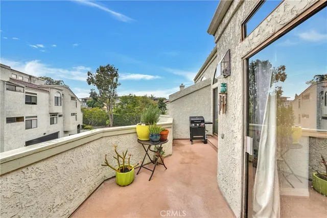 $599,999 | 17151 Corbina Lane, Unit 206, Huntington Beach, CA 92649