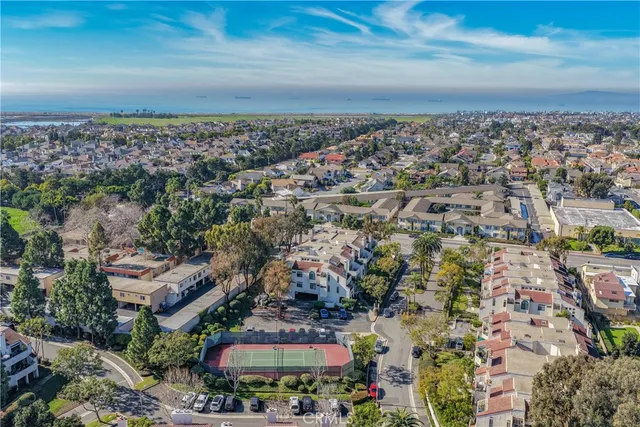 $599,999 | 17151 Corbina Lane, Unit 206, Huntington Beach, CA 92649