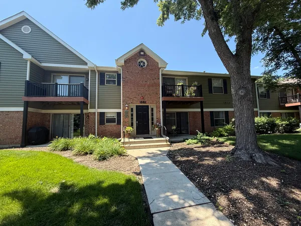 $237,000 | 1581 Raymond Drive, Unit 103, Naperville, IL 60563