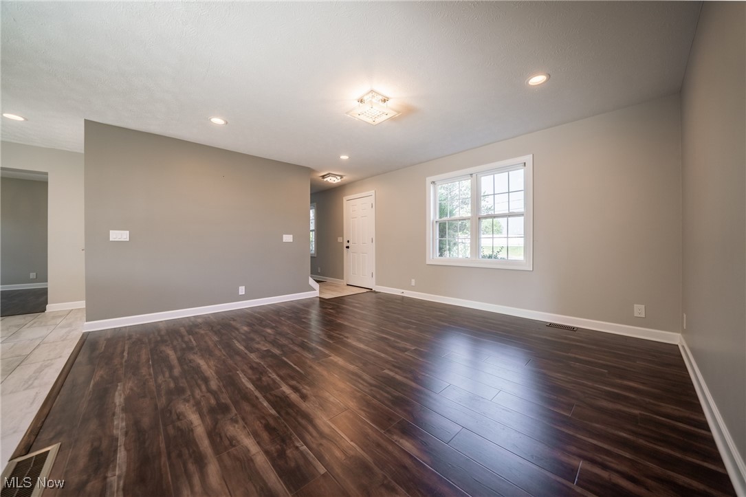 8875 North Marks Road Strongsville, OH 44149 - Photo 16 of 40 family Room
