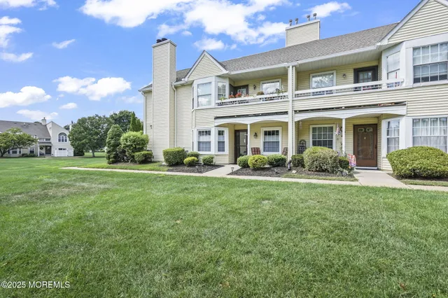 $369,900 | 126 Wyckoff Mills Road, Unit 84, Hightstown, NJ 08520