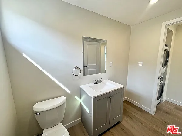 $3,200 | 1302 Amethyst Street, Unit D, Redondo Beach, CA 90277