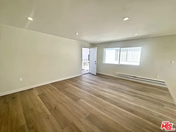 $3,200 | 1302 Amethyst Street, Unit D, Redondo Beach, CA 90277