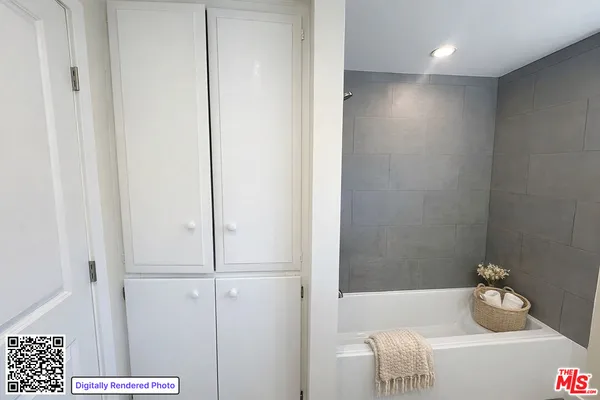 $3,200 | 1302 Amethyst Street, Unit D, Redondo Beach, CA 90277
