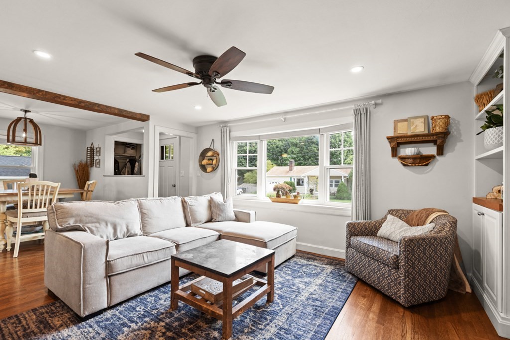 16 Crescent Road Hamilton, MA 01982 - Photo 6 of 34 Gallery Image 6