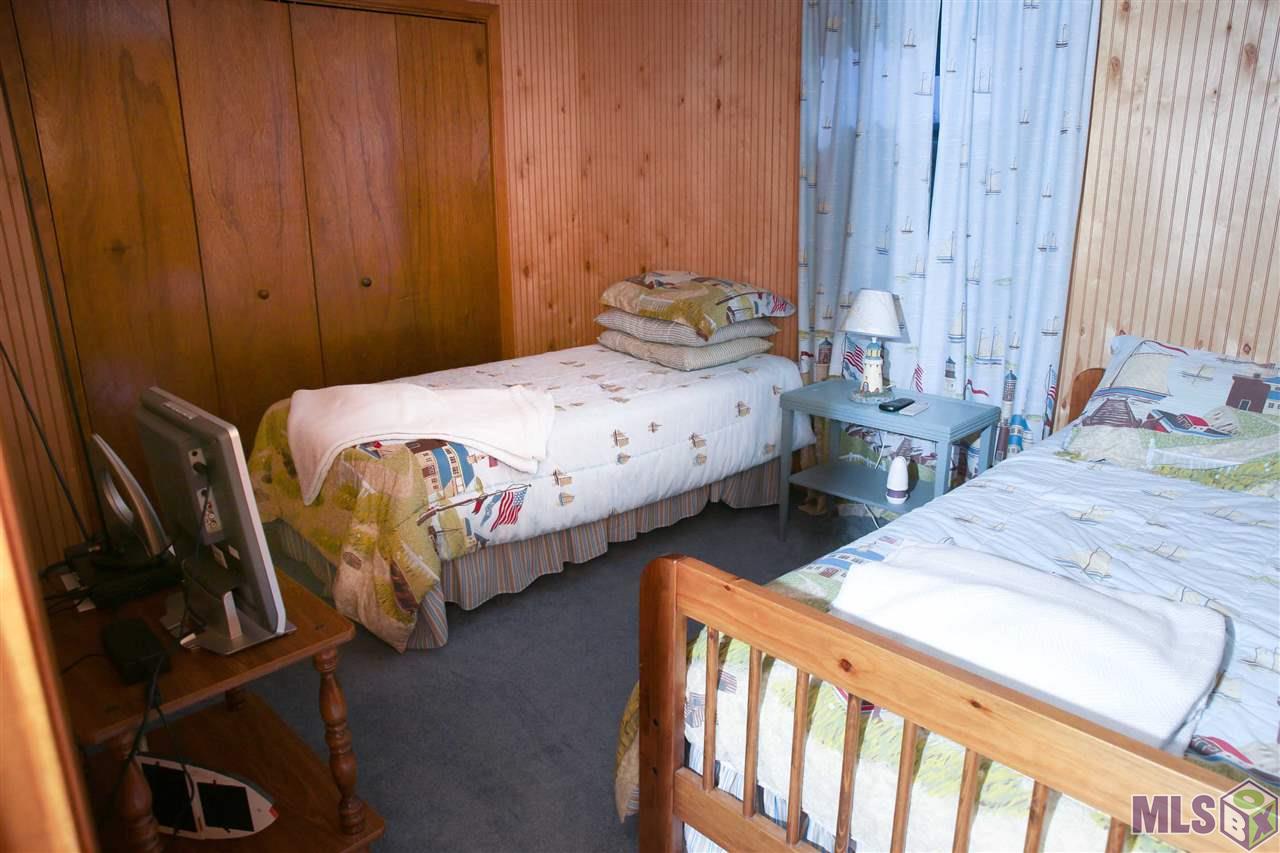 45038 Lakeside Road Gueydan, LA 70542 - Photo 12 of 37 Guest bedroom