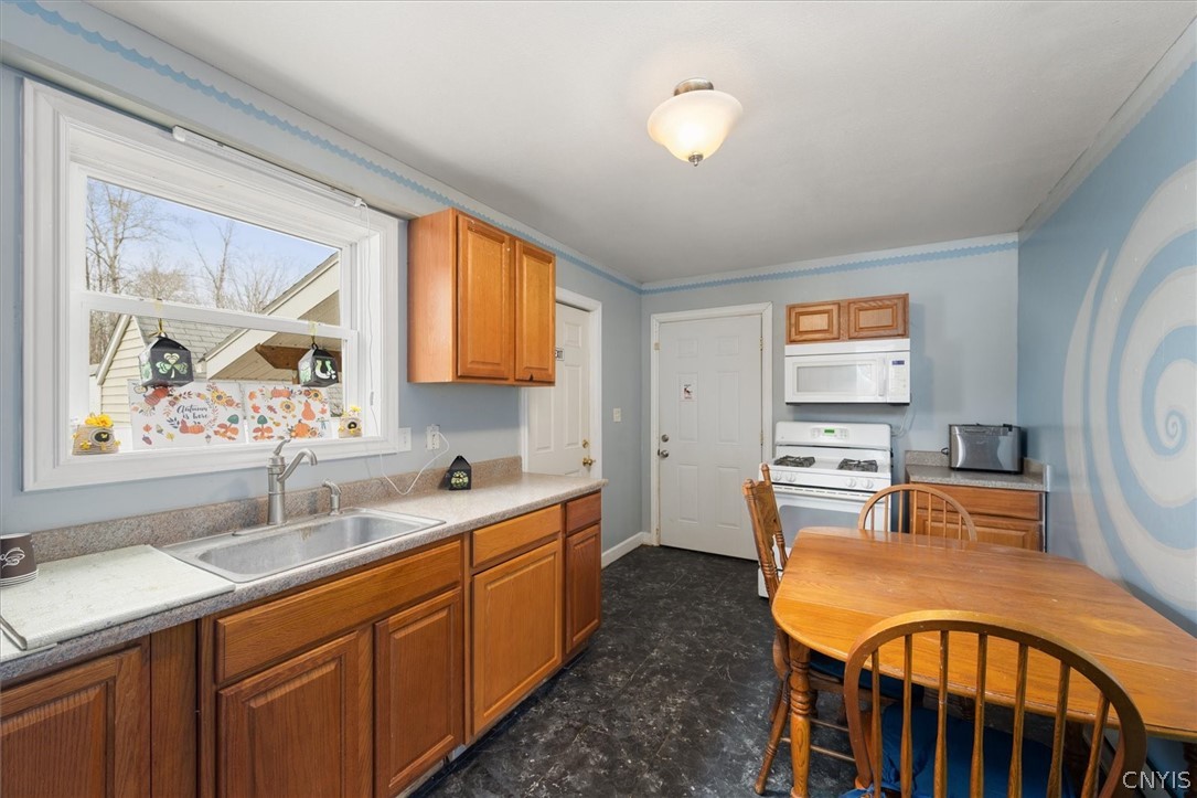 6126 Lowell Road Westmoreland, NY 13440 - Photo 33 of 49 In-law suite kitchen