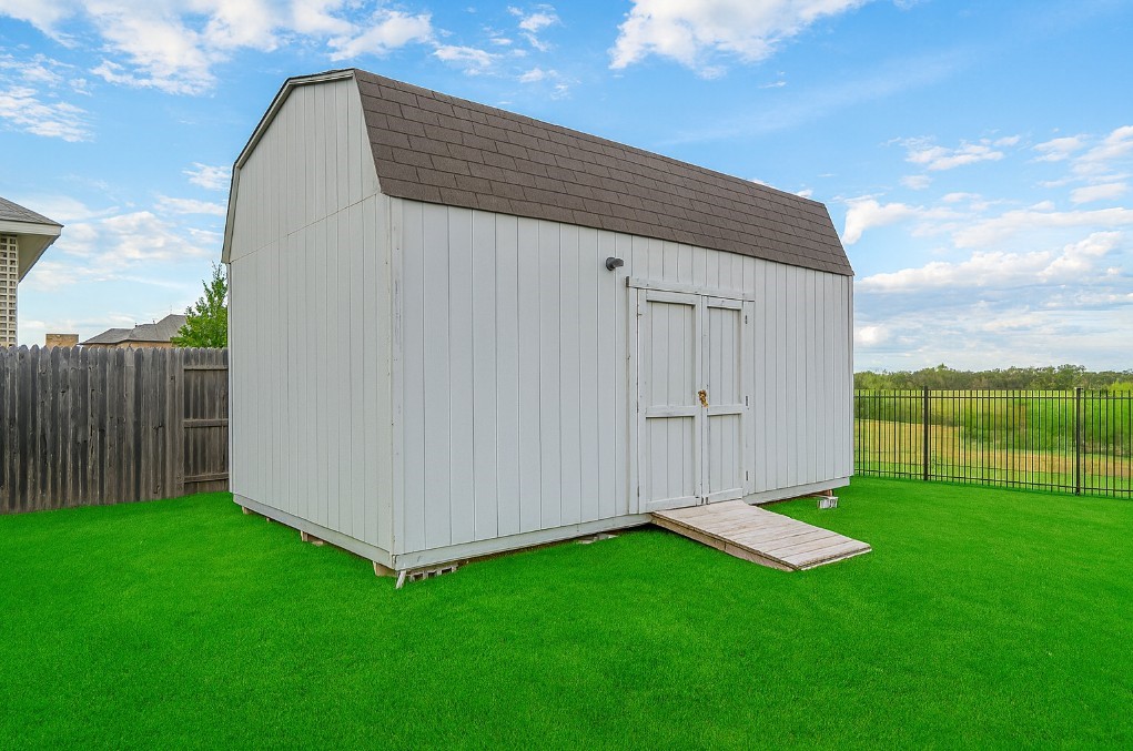 830 Rench New Braunfels, TX 78130 - Photo 46 of 50 a backyard of a house with lots of green space