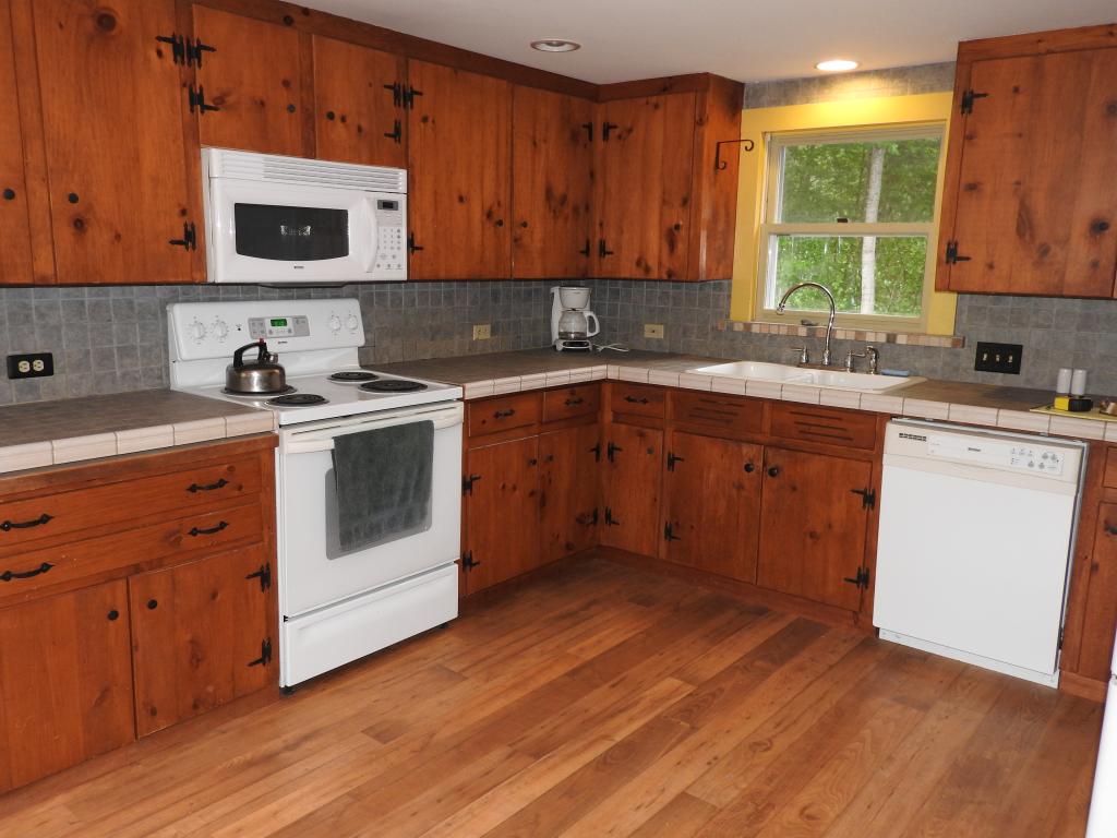 671 East Washington Road Hillsborough, NH 03244 - Photo 11 of 36