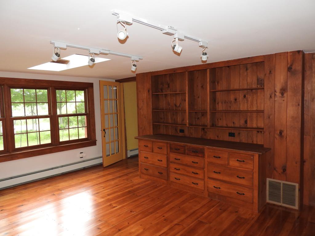 671 East Washington Road Hillsborough, NH 03244 - Photo 17 of 36