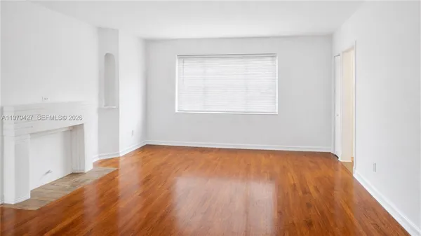 $1,800 | 2135 Bay Drive, Unit 3, Miami Beach, FL 33141