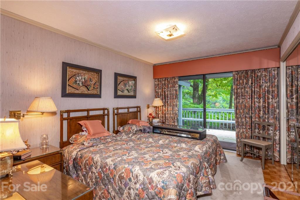 307 Island Point Road Lake Toxaway, NC 28747 - Photo 14 of 33 Gallery Image 14
