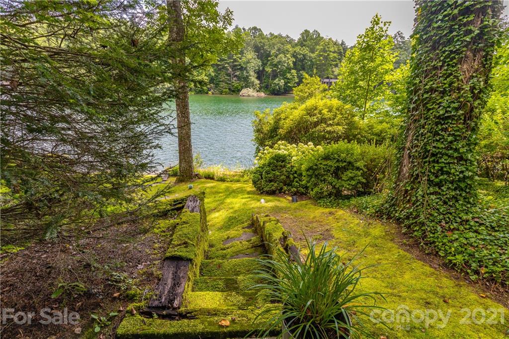 307 Island Point Road Lake Toxaway, NC 28747 - Photo 3 of 33 Gallery Image 3