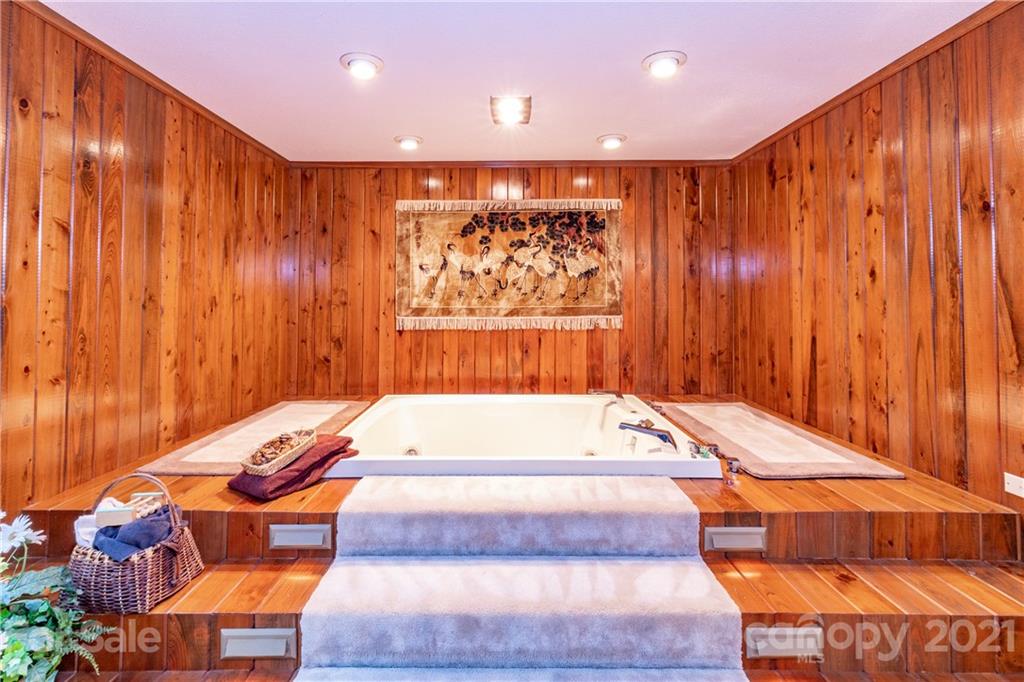 307 Island Point Road Lake Toxaway, NC 28747 - Photo 22 of 33 Gallery Image 22