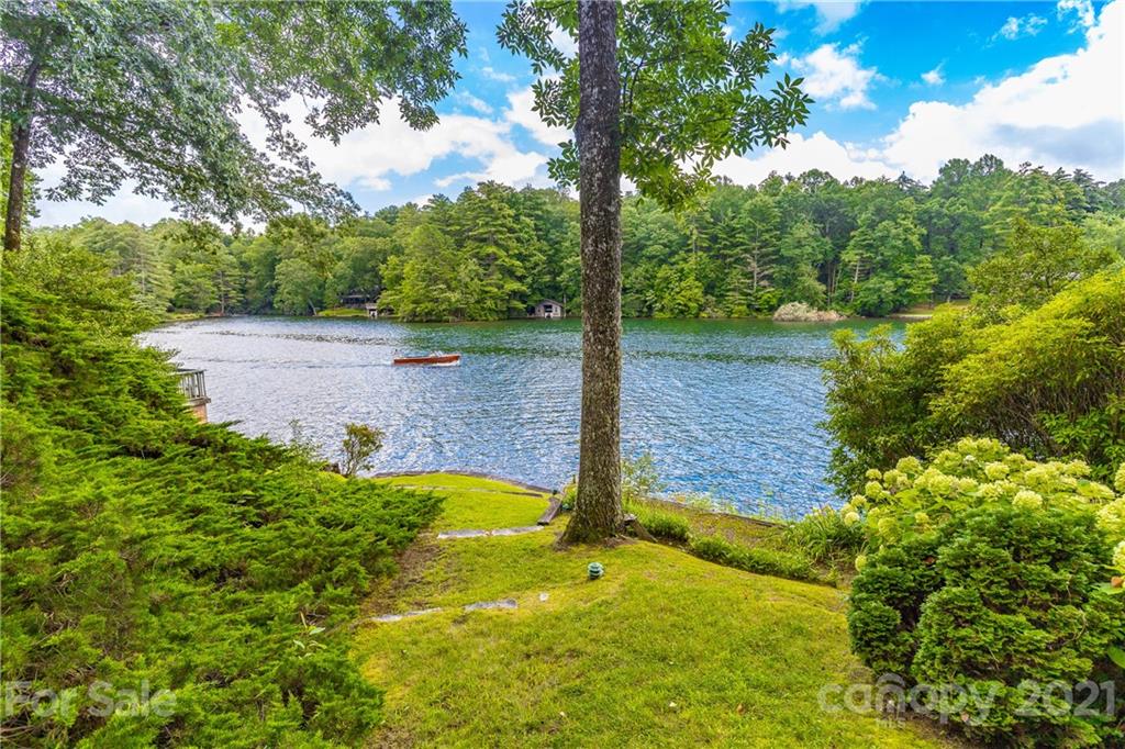 307 Island Point Road Lake Toxaway, NC 28747 - Photo 4 of 33 Gallery Image 4